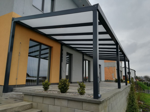 Jak funguje integrovaný odvod vody u hliníkových pergol