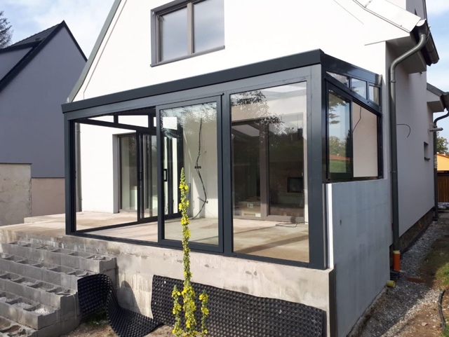 Krytá terasa jako ideální místo pro cvičení, jógu nebo relaxaci