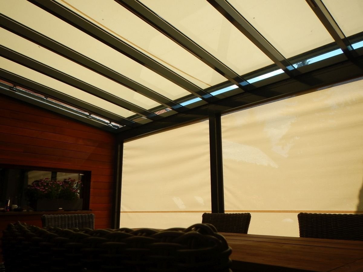 stínění hliníkové pergoly